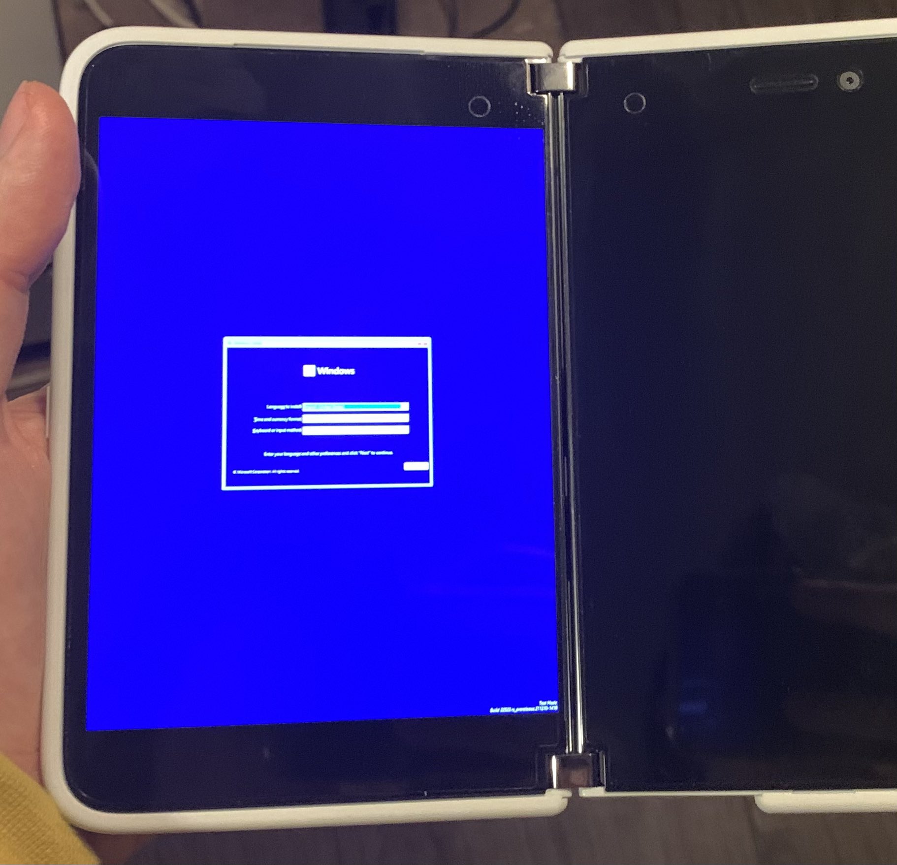 Intrepid developer successfully boots Windows 11 on the Microsoft Surface Duo – Notebookcheck.net