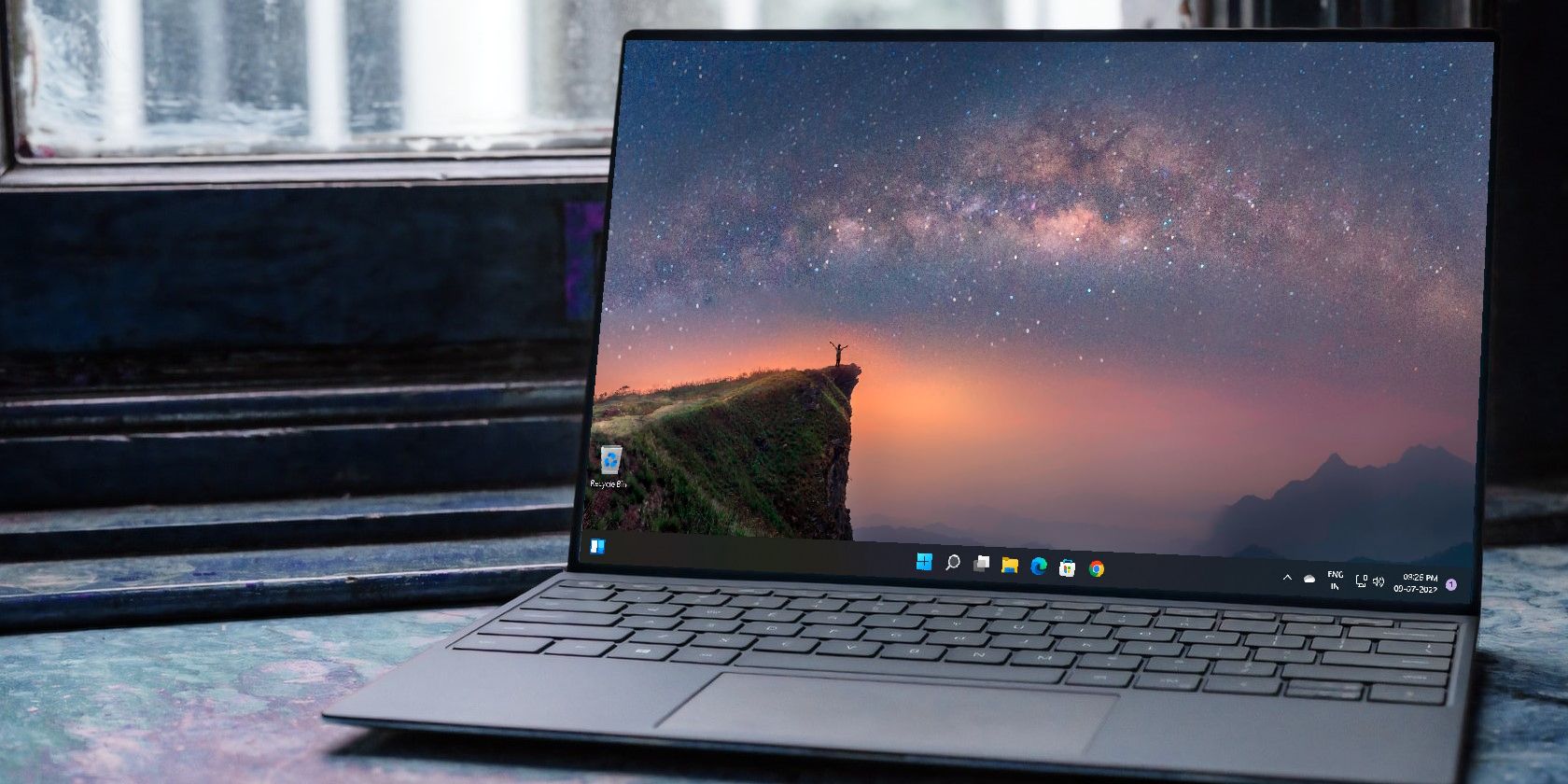 The Best Windows 11 Dark Themes to Customize Your Desktop – MUO – MakeUseOf