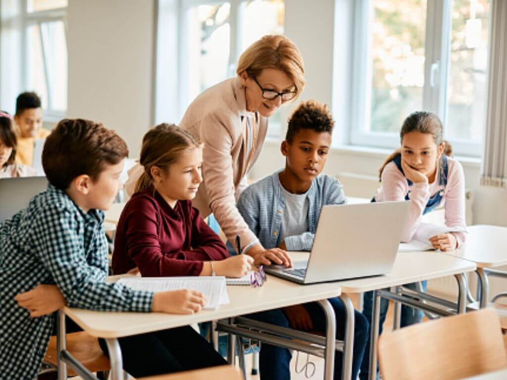 Windows Blog promotes back-to-school Windows 11 laptops – OnMSFT.com
